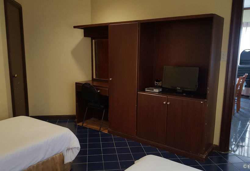 هتل Dumaguete Royal Suite Inn