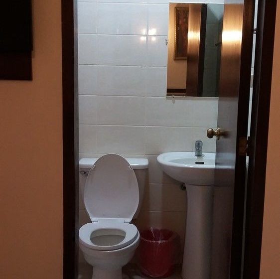 هتل Dumaguete Royal Suite Inn