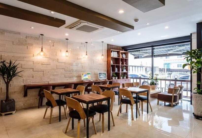 ホテル Jeju Ellui