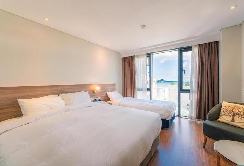 בית מלון כפרי Fine Jeju