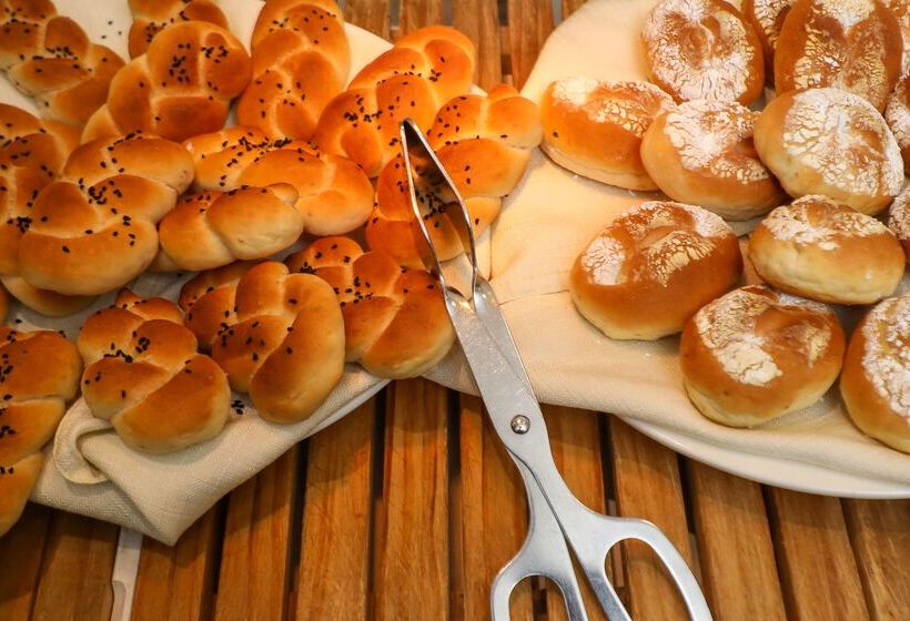 Отель Golden Tulip Addis Ababa