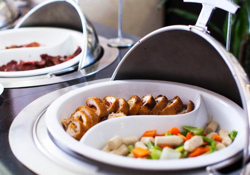 Отель Golden Tulip Addis Ababa