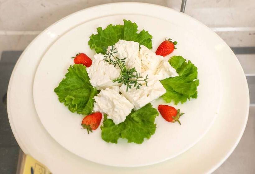 Отель Golden Tulip Addis Ababa