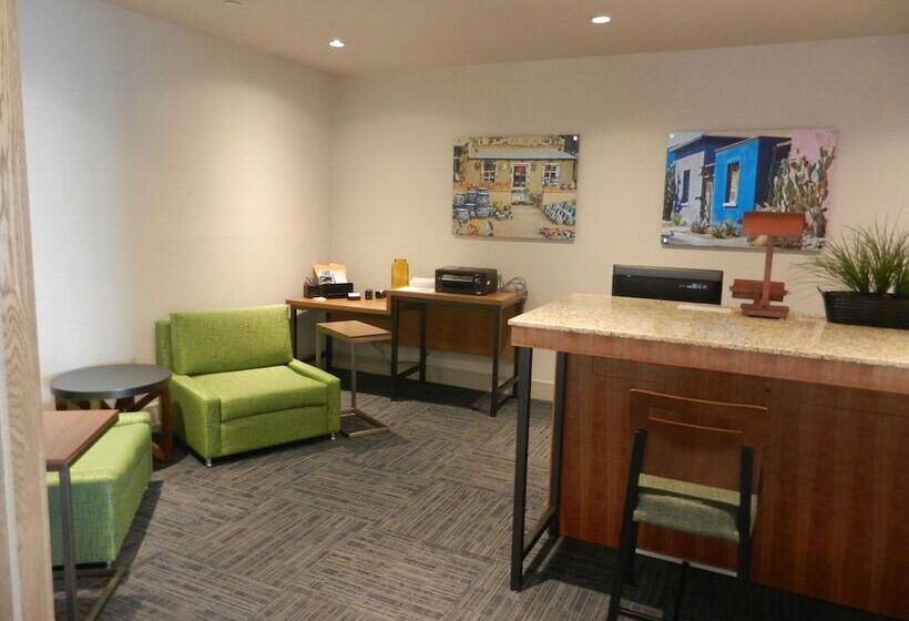 فندق Holiday Inn Express & Suites Phoenix West   Buckeye, An Ihg