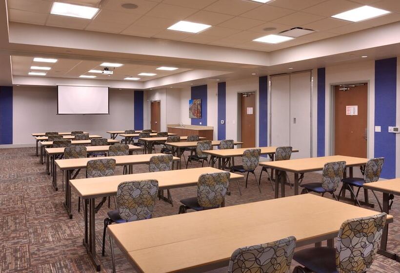 فندق Holiday Inn Express & Suites Phoenix West   Buckeye, An Ihg