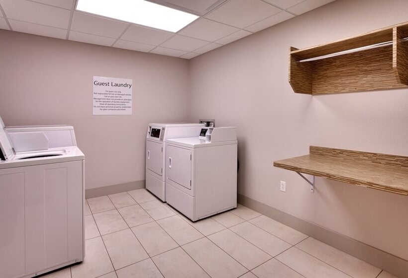 فندق Holiday Inn Express & Suites Phoenix West   Buckeye, An Ihg