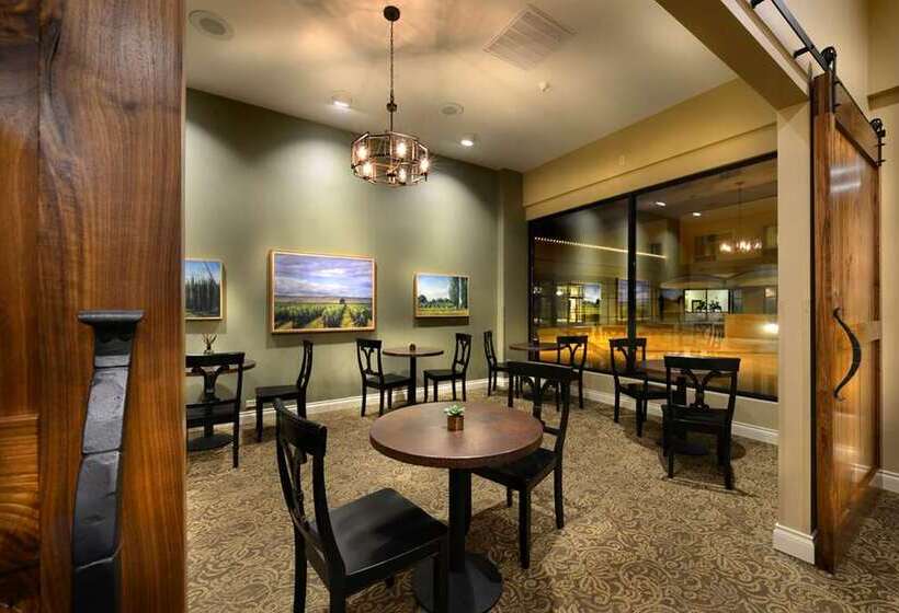 Отель Maison Yakima Tapestry Collection By Hilton