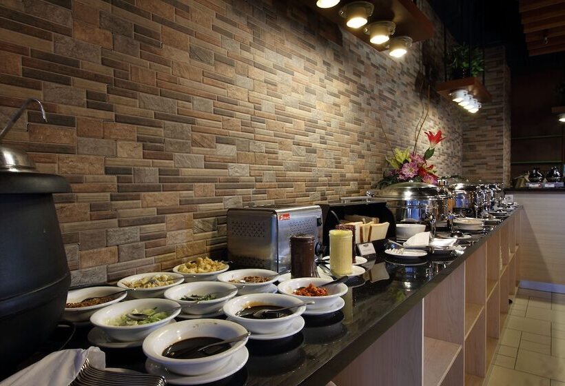 Hotelli Maxone S At Pemuda Jakarta