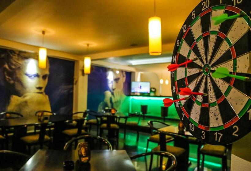 בית מלון כפרי Oak Ray City