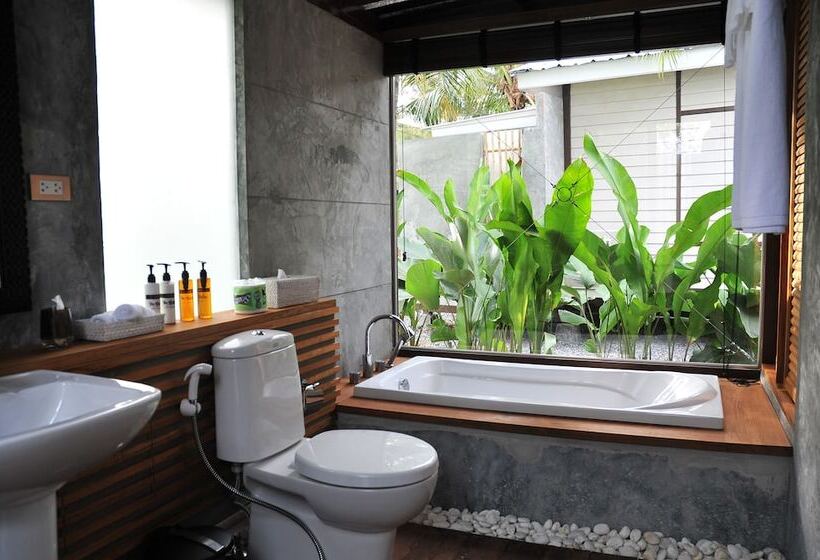 هتل The Farmhouse At Polo Escape