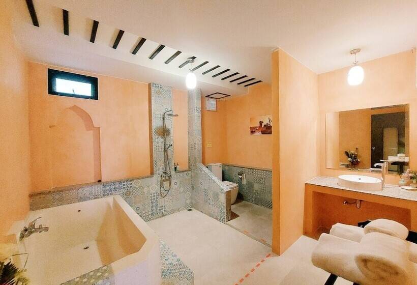 Retro Box Hotel Chumphon