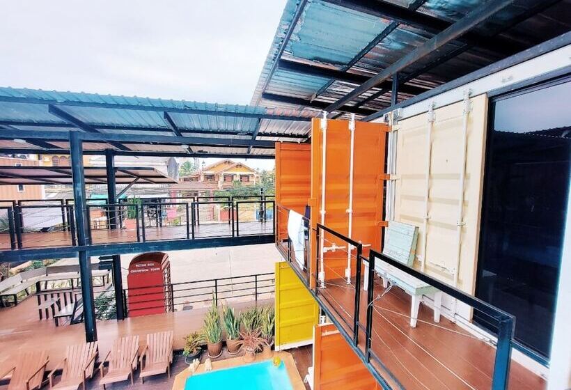 Retro Box Hotel Chumphon