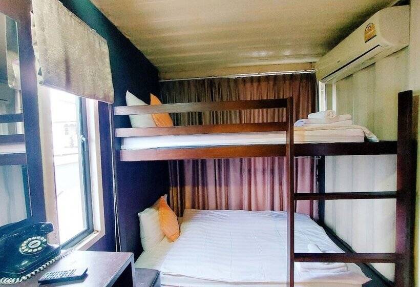 Retro Box Hotel Chumphon