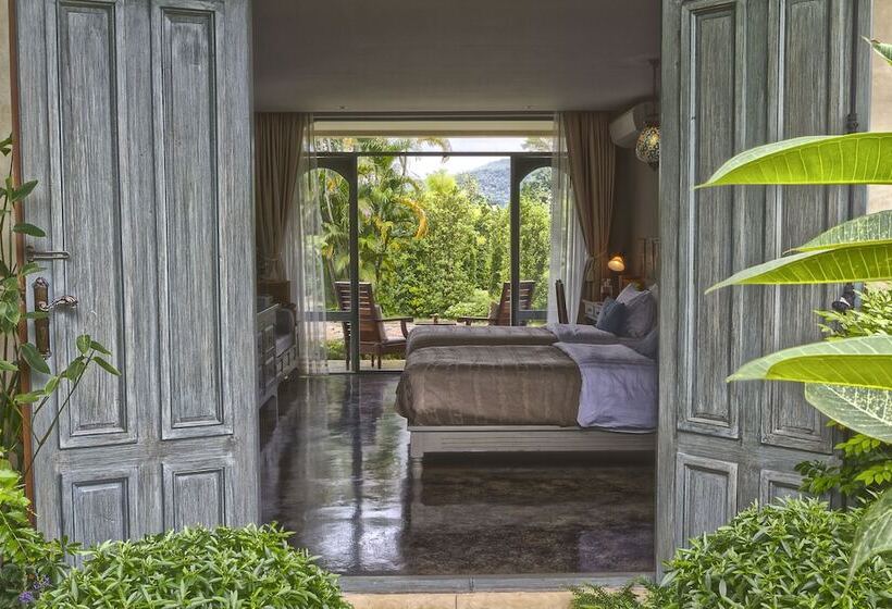 Отель Reverie Siam