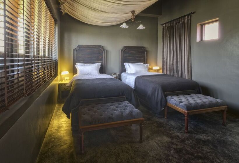 Отель Reverie Siam