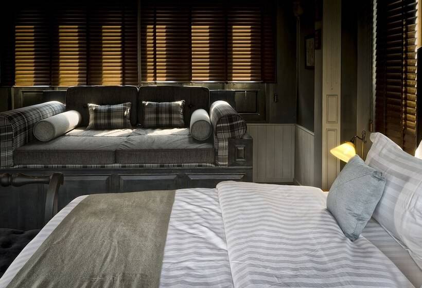 Отель Reverie Siam