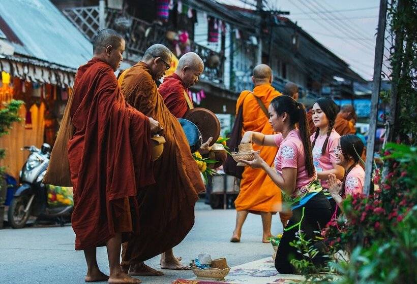 Отель Reverie Siam