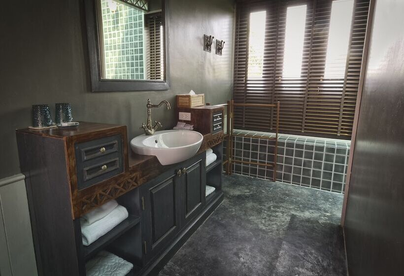 Отель Reverie Siam