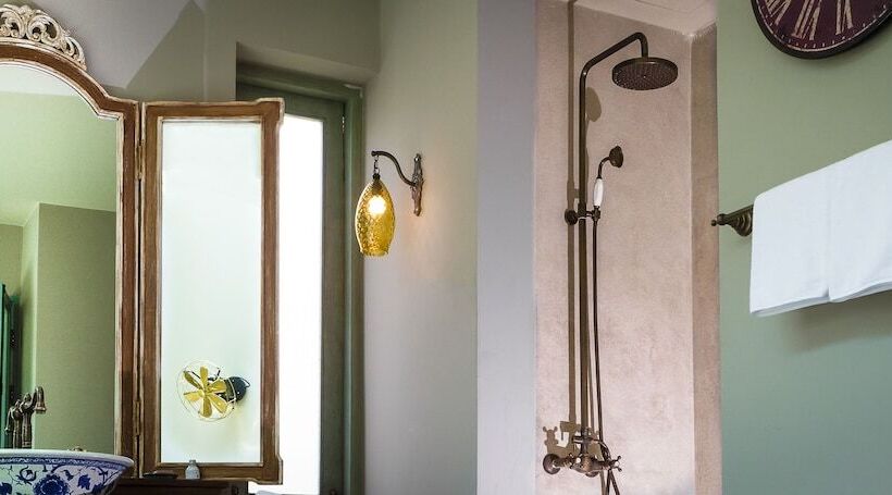 Отель Reverie Siam