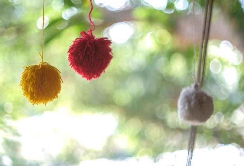 Отель Sawasdeepai River Resort