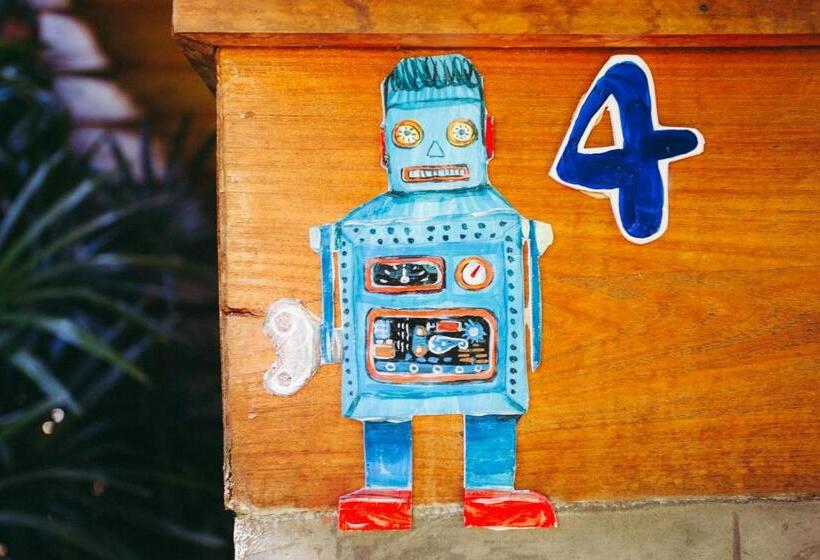 Отель Sawasdeepai River Resort