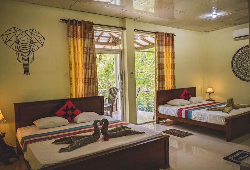 酒店 Sigiriya Rock Gate Tree House