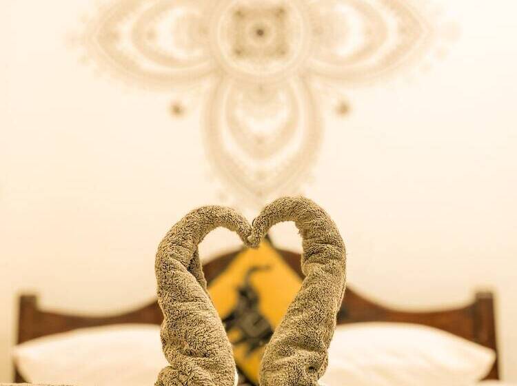 酒店 Sigiriya Rock Gate Tree House