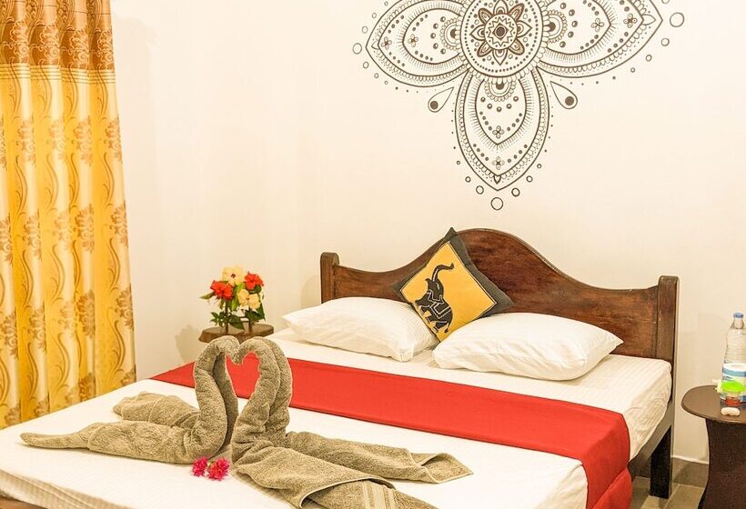 酒店 Sigiriya Rock Gate Tree House