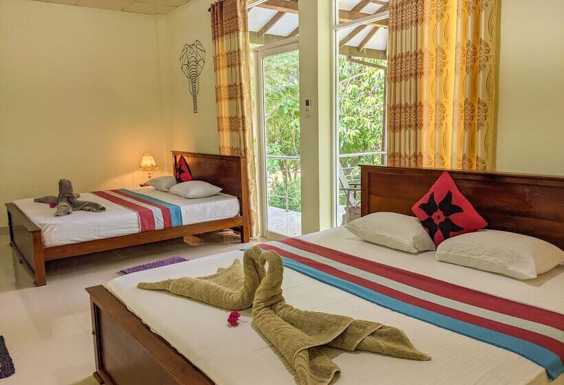 酒店 Sigiriya Rock Gate Tree House