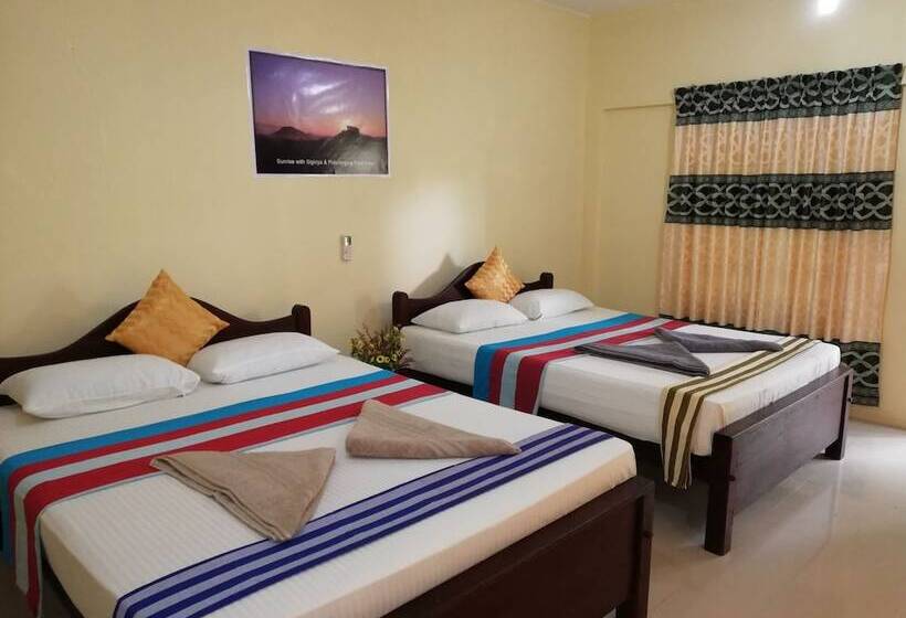 酒店 Sigiriya Rock Gate Tree House