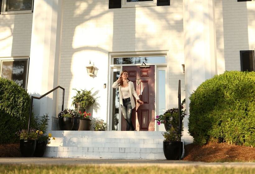 فندق Stone Mountain Manor