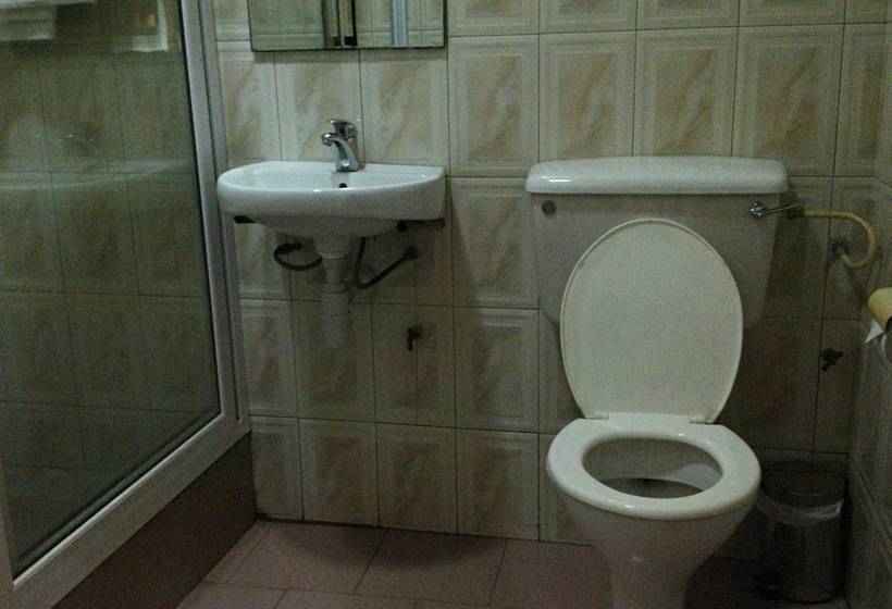 هتل Takoradi Standard