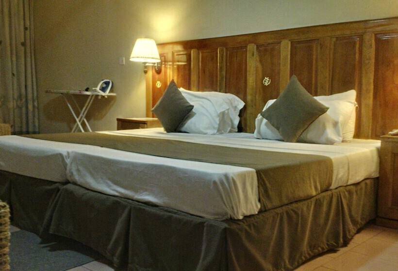 هتل Takoradi Standard