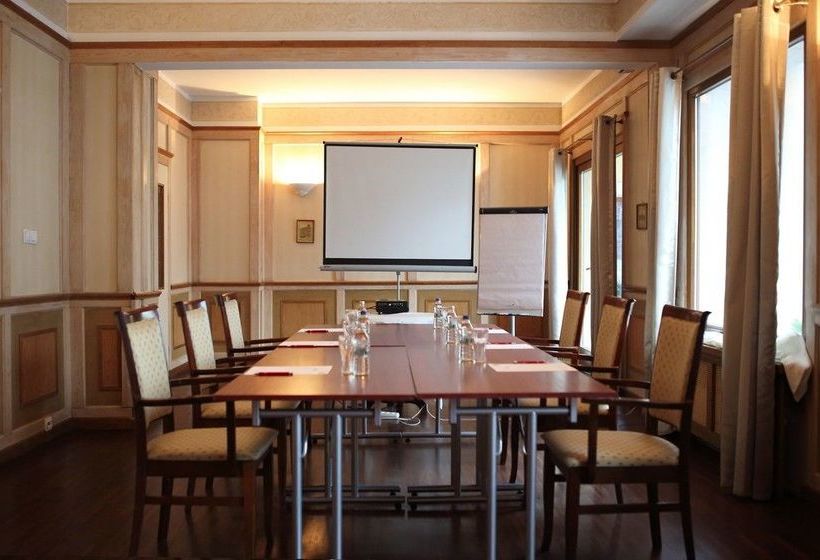 هتل Villa Park Wesola