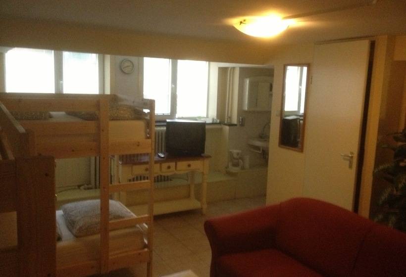 בית מלון כפרי Hostel Lakeside