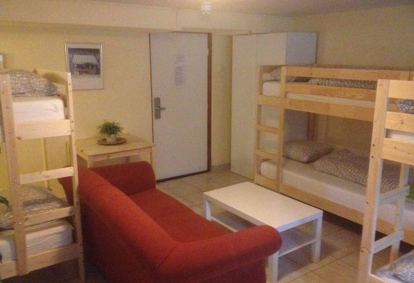 בית מלון כפרי Hostel Lakeside