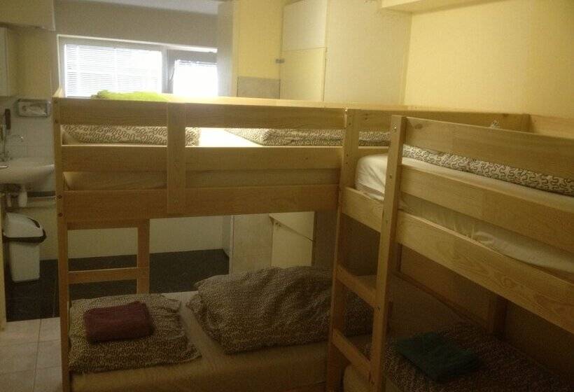 בית מלון כפרי Hostel Lakeside