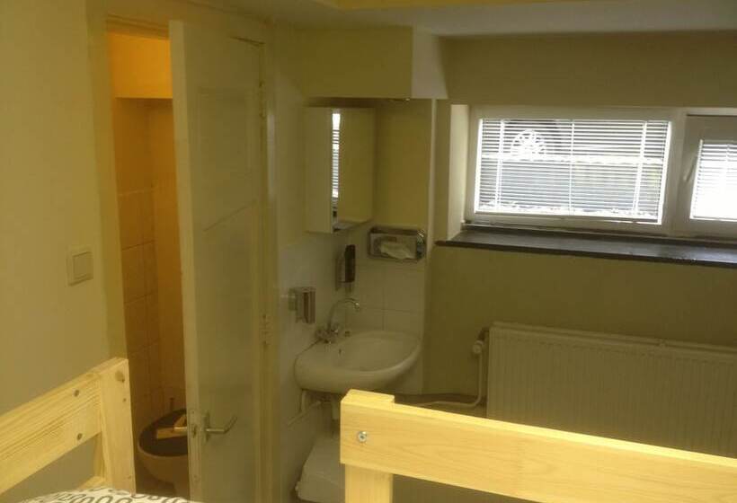 בית מלון כפרי Hostel Lakeside