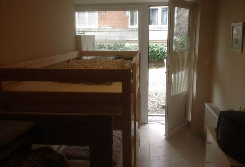 בית מלון כפרי Hostel Lakeside