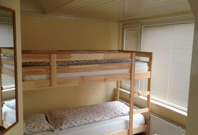 בית מלון כפרי Hostel Lakeside