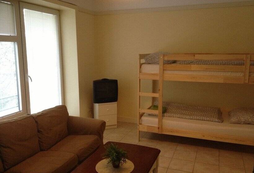 בית מלון כפרי Hostel Lakeside