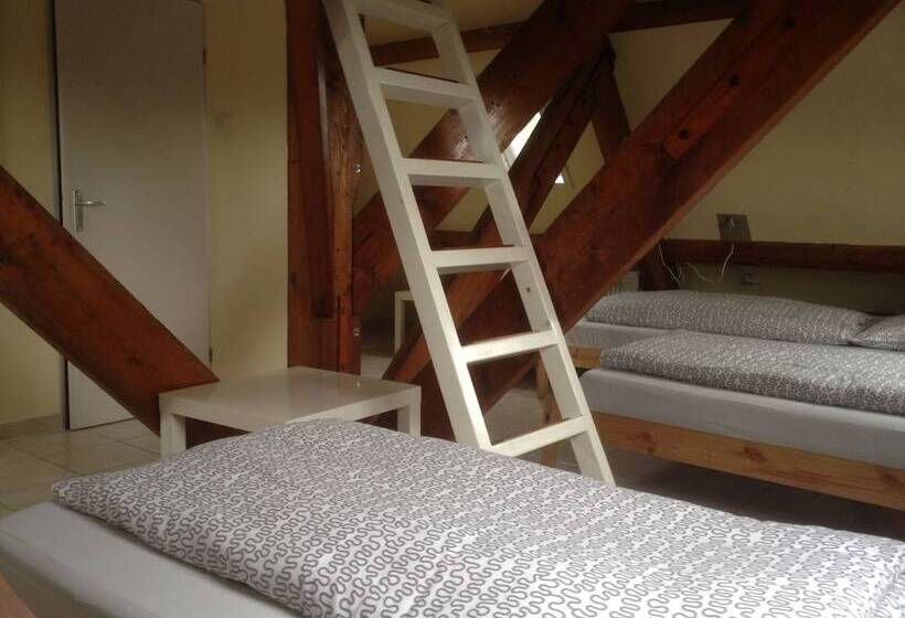 בית מלון כפרי Hostel Lakeside