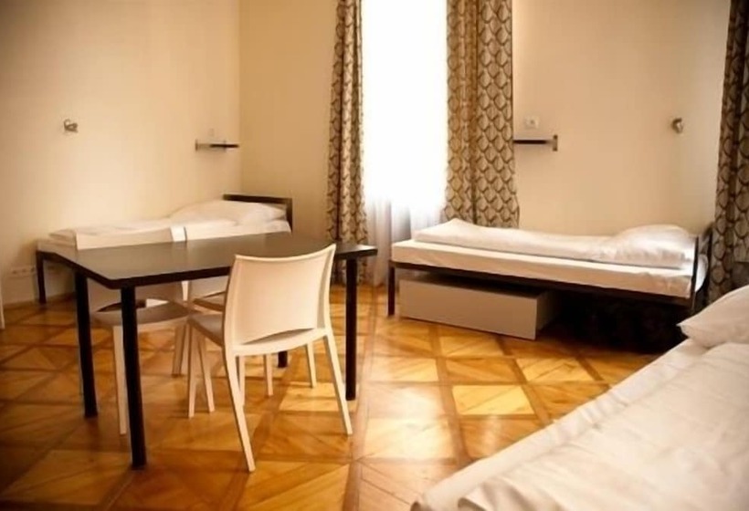 בית מלון כפרי Hostel Lakeside