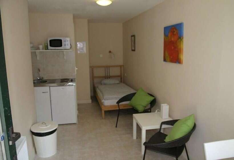 בית מלון כפרי Hostel Lakeside