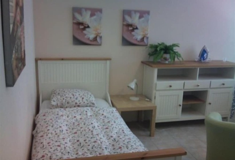 בית מלון כפרי Hostel Lakeside