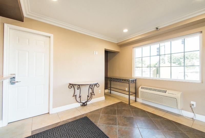 汽车旅馆  Industry Inn & Suites