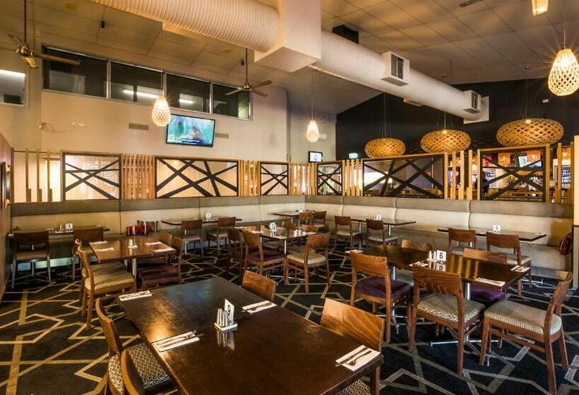 모텔 Nightcap At Golden Beach Tavern