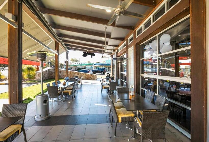 Мотель Nightcap At Golden Beach Tavern