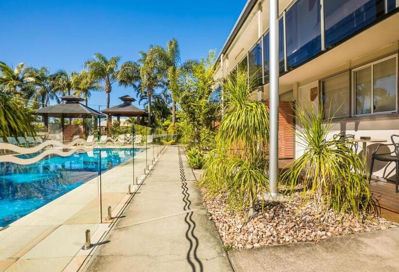 汽车旅馆 Nightcap At Golden Beach Tavern