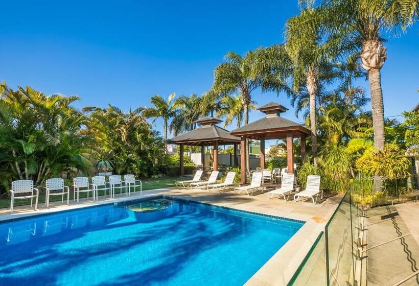 모텔 Nightcap At Golden Beach Tavern